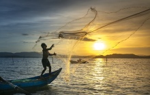 Hué : fabrication des cerfs volants, la pêche sur la lagune de Tam Giang